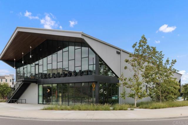 8177 Rose Quartz Circle, San Diego CA: https://media.crmls.org/mediaz/e3714b5f-0b0f-42bb-bda5-79cc938dbb44.jpg