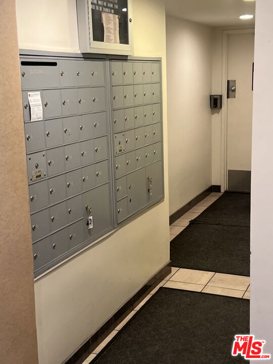 19009 Sherman Way, Reseda CA: https://media.crmls.org/mediaz/e3721229-aeff-4e4f-9832-58f3ab67dd54.jpg
