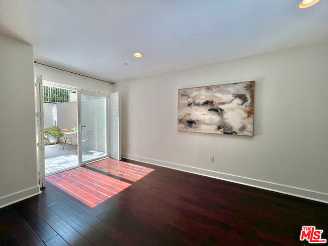 7249 Franklin Avenue, Los Angeles CA: https://media.crmls.org/mediaz/e37226be-fc76-47bf-ab0d-a6133994f7c9.jpg