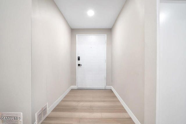 1637 Downing Street, Simi Valley CA: https://media.crmls.org/mediaz/e3727dbc-25dc-4e49-92dd-188dbfa843d3.jpg