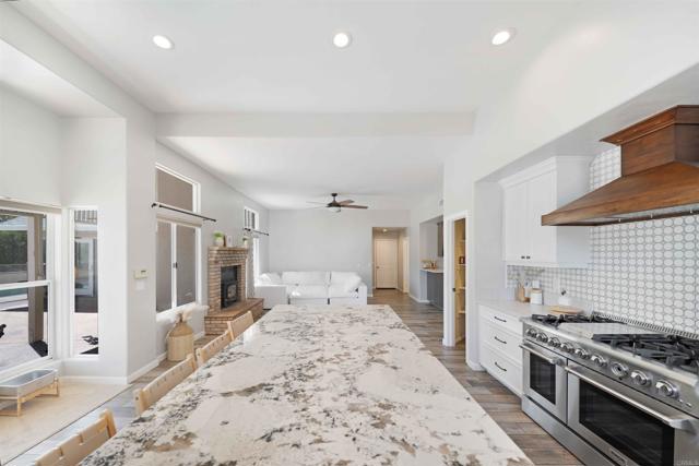 2173 Twisted Oak Ln Lane, Alpine CA: https://media.crmls.org/mediaz/e37322ed-3fca-42e3-9eff-530ea7a6af38.jpg