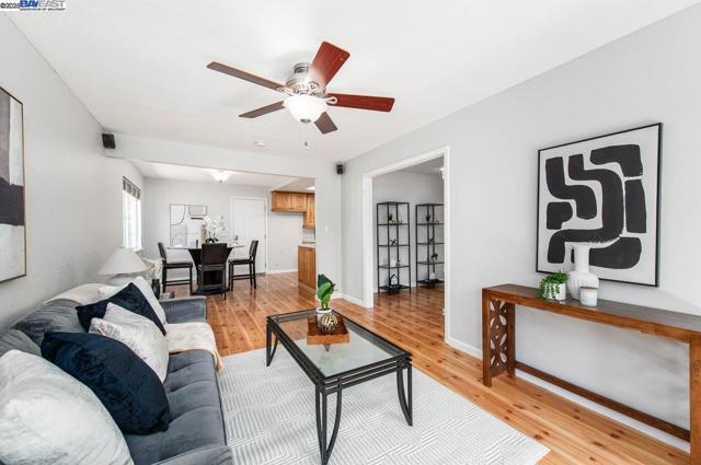285 Edythe St, Livermore CA: https://media.crmls.org/mediaz/e37398c3-9804-4746-9a56-279191db4a89.jpg