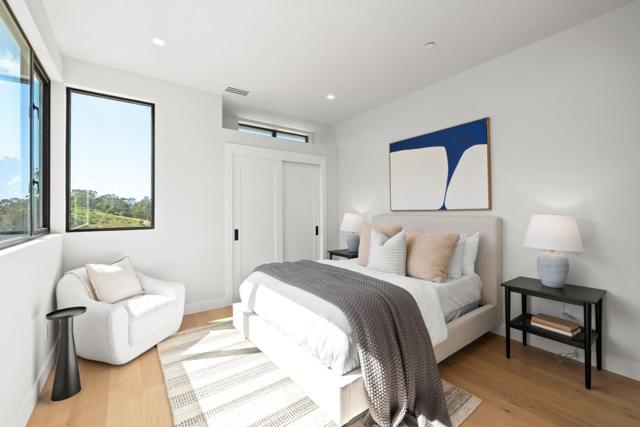 3 Wolfback Ridge Road, Sausalito CA: https://media.crmls.org/mediaz/e3746a11-3e04-485b-ad46-4d31ea34803d.jpg