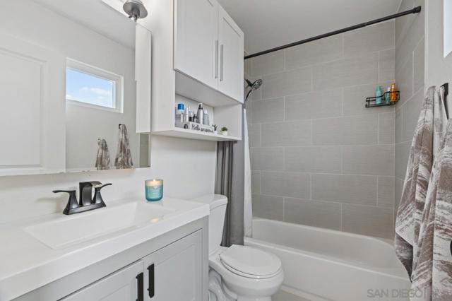 13637 Los Olivos Ave, Poway CA: https://media.crmls.org/mediaz/e37589b5-2183-476e-939d-aac143e30073.jpg