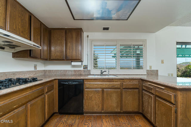 Detail Gallery Image 12 of 41 For 10703 Spy Glass Hill Rd, Whittier,  CA 90601 - 3 Beds | 2 Baths