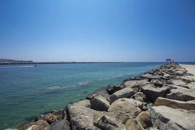 801 Allerton Ct, San Diego CA: https://media.crmls.org/mediaz/e376a852-a1a7-49a8-a124-3f64a8f38db4.jpg