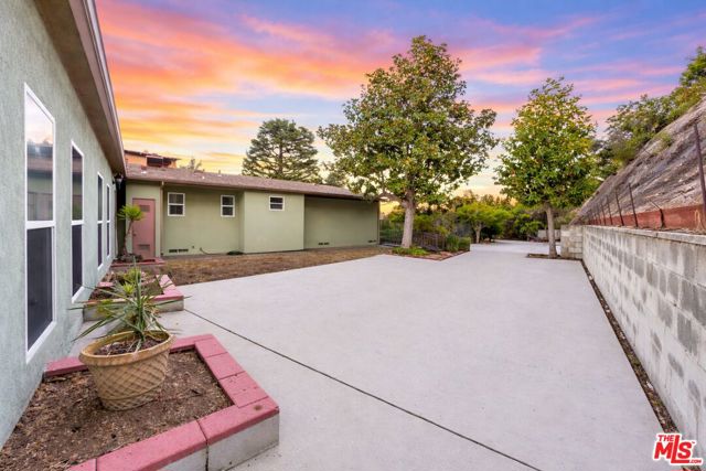 7230 Outpost Cove Drive, Los Angeles CA: https://media.crmls.org/mediaz/e376af85-5852-461d-ad4b-3d3b72175bc2.jpg