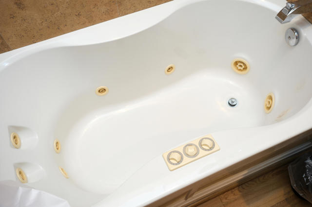 Guest Bathroom- Soaking Tub