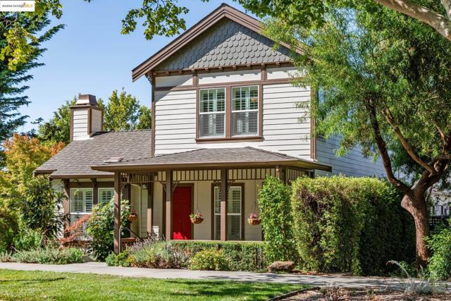 1027 Azuar Drive, Vallejo CA: https://media.crmls.org/mediaz/e3770340-5b22-474b-87f1-29f8f2e9341c.jpg