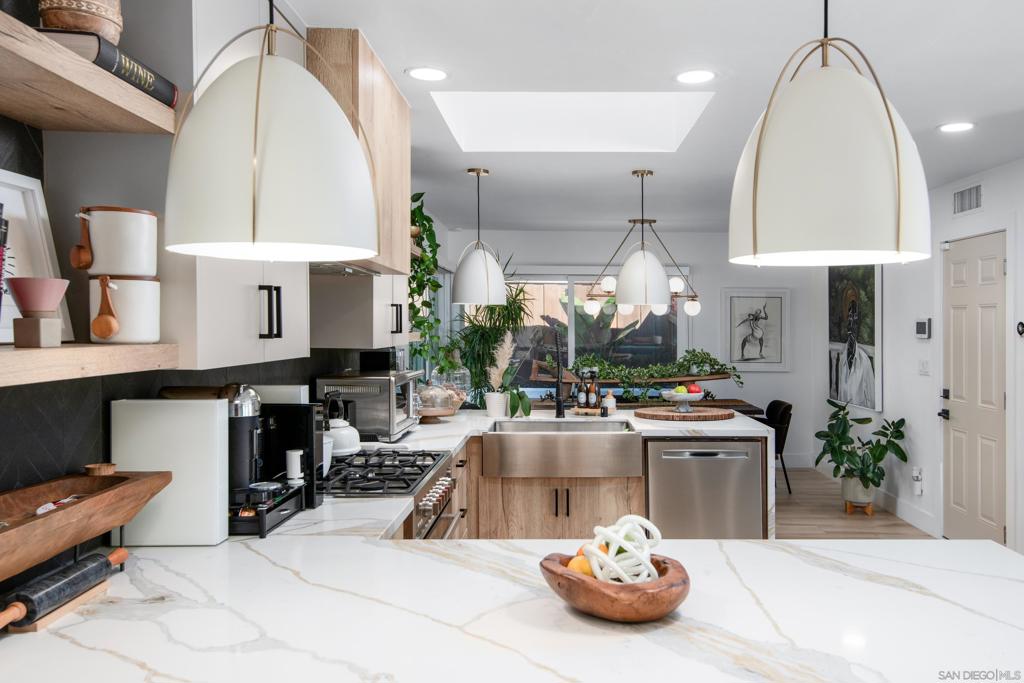 MLS #250035997SD img 9