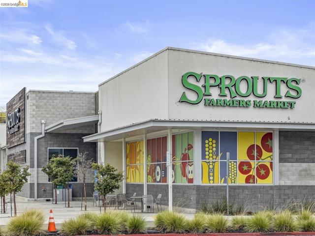 Image 19 of 41 For 848 Stannage Ave 11