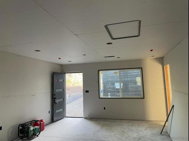 3335 37 S Barcelona St., Spring Valley CA: https://media.crmls.org/mediaz/e3784aaa-0aa1-40c1-b210-f23c944a9cf1.jpg