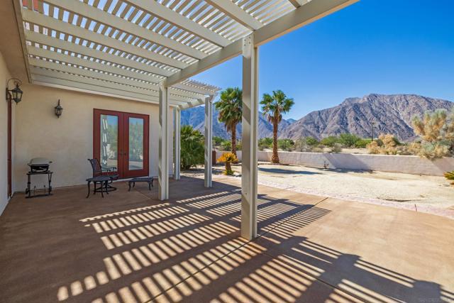 341 Ocotillo Cir, Borrego Springs CA: https://media.crmls.org/mediaz/e3791f0d-ad37-45da-bf37-eb821c0a50a2.jpg