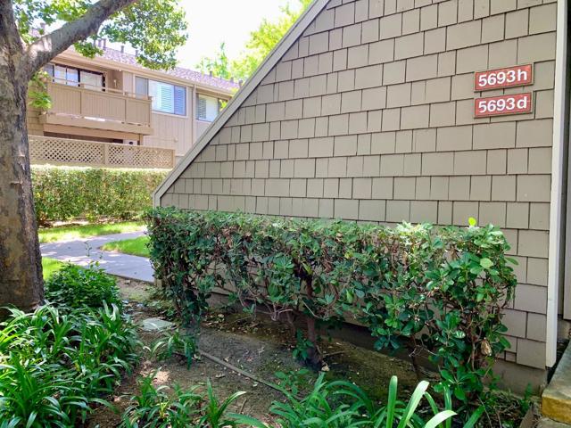 5693 Makati Circle, San Jose CA: https://media.crmls.org/mediaz/e3795c2d-7b32-49e6-bd8a-b729f83d8b6b.jpg