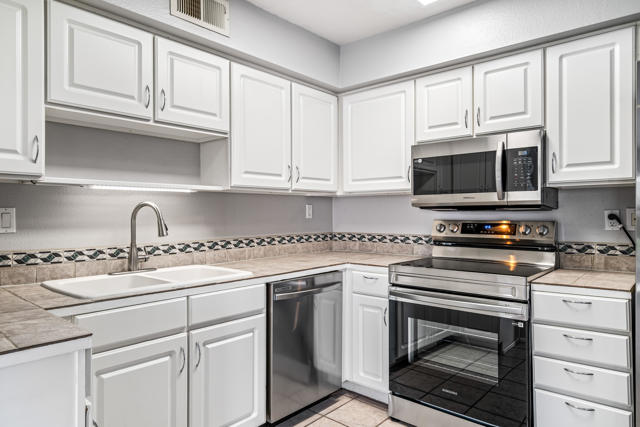 1391 Sunflower Circle S, Palm Springs, CA 92262