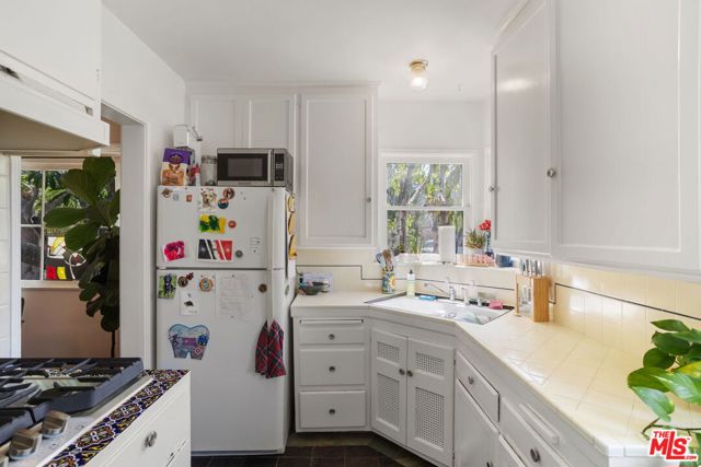 767 Sunset Avenue photo 8