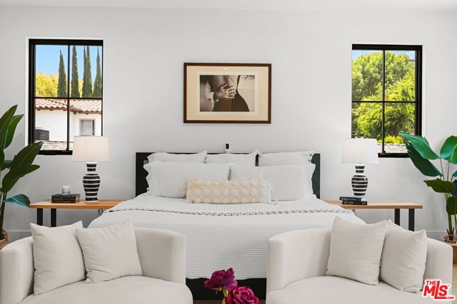 4153 Vantage Avenue, Studio City CA: https://media.crmls.org/mediaz/e37a5cfb-338f-4f92-b0f3-01a578e1acc9.jpg