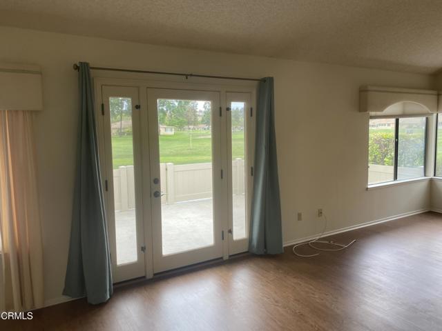 Detail Gallery Image 4 of 18 For 17109 Village 17, Camarillo,  CA 93012 - 2 Beds | 2 Baths