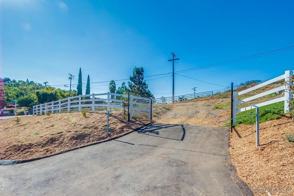 MLS #250032615SD img 8