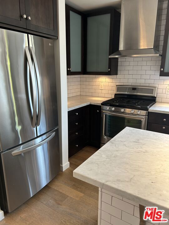 2917 Urban Avenue, Santa Monica CA: https://media.crmls.org/mediaz/e37b0d78-78be-48c7-8606-3428a9658c99.jpg