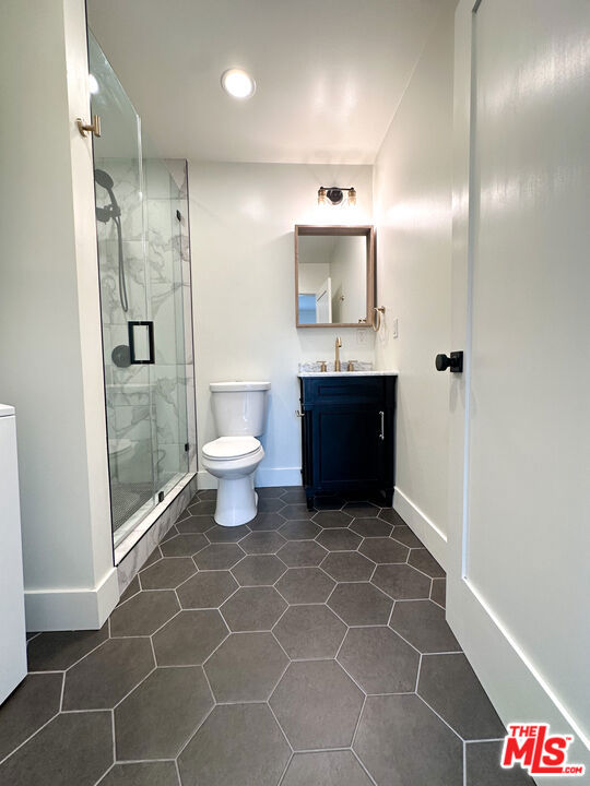 1837 N Brighton Street, Burbank CA: https://media.crmls.org/mediaz/e37b7033-ac43-40dc-aadd-ec14da3a3327.jpg