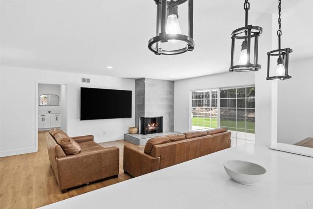 Detail Gallery Image 4 of 65 For 6461 Beaver Lake Ct, San Diego,  CA 92119 - 3 Beds | 2 Baths