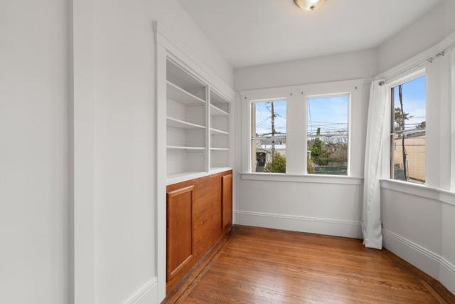189 Lee Avenue, San Francisco CA: https://media.crmls.org/mediaz/e37bedf8-7026-4279-87a6-00124fc8f0bc.jpg
