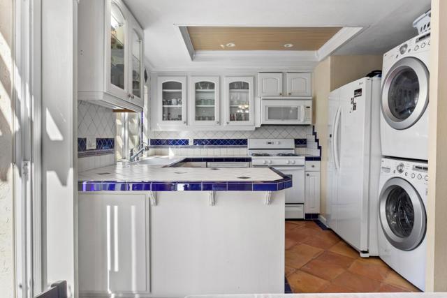 73197 Rod Laver Lane, Palm Desert CA: https://media.crmls.org/mediaz/e37c47e8-62cc-4db6-9cda-f6d273ef4204.jpg