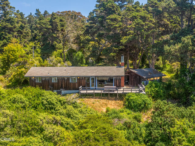 16920 Ocean Drive, Fort Bragg CA: https://media.crmls.org/mediaz/e37c7d2e-9e0b-4c5c-8ff7-0623c192e27f.jpg