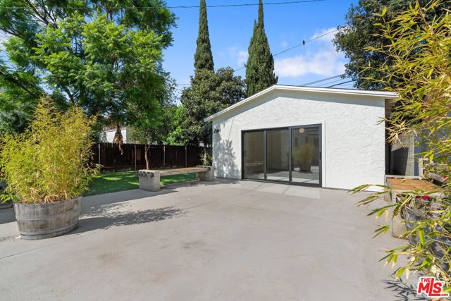 4031 Edenhurst Avenue, Los Angeles CA: https://media.crmls.org/mediaz/e37e1eaa-620e-46b1-957c-284855c383dd.jpg