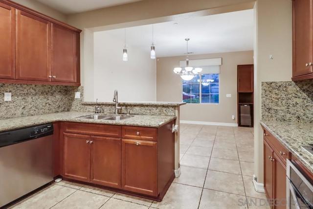 1715 Rolling Water Dr, Chula Vista CA: https://media.crmls.org/mediaz/e37e901d-3fa4-4602-8818-afe63eb8fed3.jpg