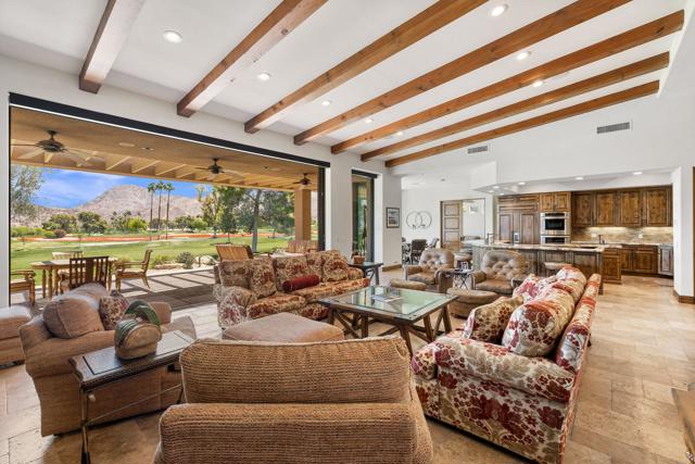 49006 Foxtail Lane, Palm Desert CA: https://media.crmls.org/mediaz/e37e946c-a1f4-423f-bc70-d54cc5d887ff.jpg