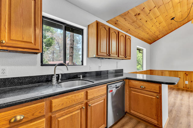 53962 Marian View Drive, Idyllwild CA: https://media.crmls.org/mediaz/e37fd4ec-5af8-4119-bac8-630a708f6b91.jpg