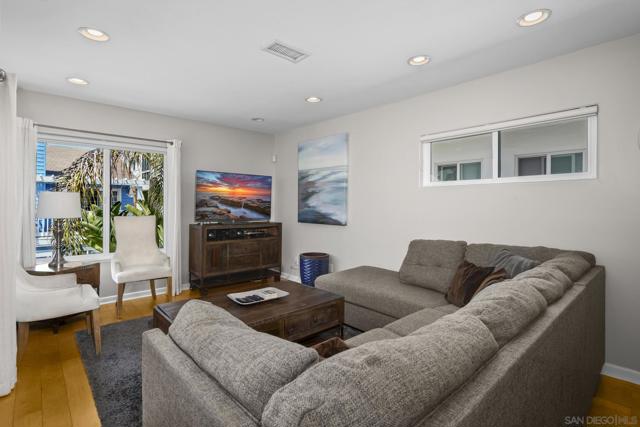 735 Jersey Court, San Diego CA: https://media.crmls.org/mediaz/e37fd538-14bd-4959-87dc-f488c99563ba.jpg