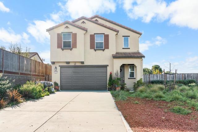 390 Tanoak Street, Hollister CA: https://media.crmls.org/mediaz/e380062c-7369-456d-b0b4-45f1db71f77b.jpg