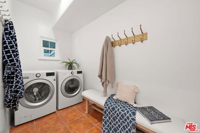 Drew Fenton | 25648 Timpangos Drive Calabasas CA | MLS: 7491855