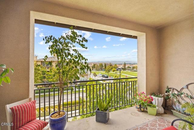 3004 Moonlight Park Avenue, Oxnard CA: https://media.crmls.org/mediaz/e38094f1-c91a-4150-93e6-be98859ad1ad.jpg