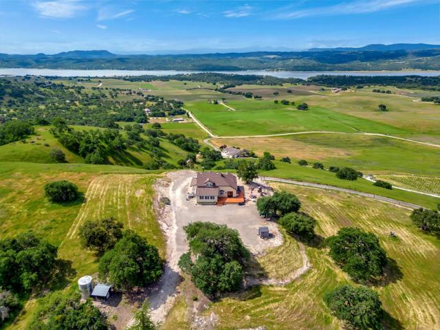 70500 Bradley Lockwood Road, Lockwood CA: https://media.crmls.org/mediaz/e3810b75-af1c-4104-af4a-f4ee35cf4f77.jpg