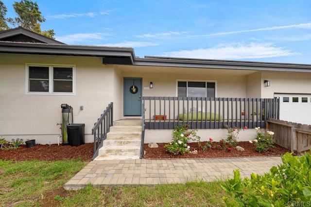 Detail Gallery Image 2 of 56 For 2442 Sunflower, Vista,  CA 92083 - 3 Beds | 2 Baths