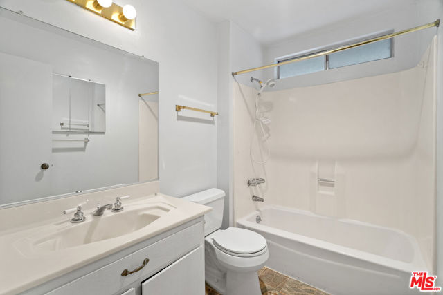 18933 Kittridge Street, 63 photo 7