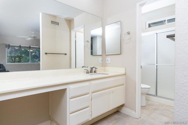 17893 Corte Emparrado, San Diego CA: https://media.crmls.org/mediaz/e3840503-6f76-47a9-8f34-3d48678b8c28.jpg