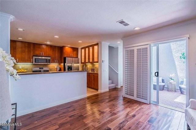404 Via Colinas, Westlake Village CA: https://media.crmls.org/mediaz/e3840c69-7683-412b-a82c-01f9b408bcee.jpg
