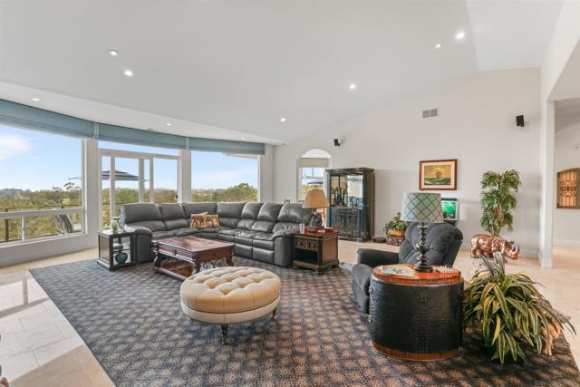 10636 Birch Bluff Ave, San Diego CA: https://media.crmls.org/mediaz/e38429e3-120e-4afc-a8a1-7980c6bbb8f8.jpg