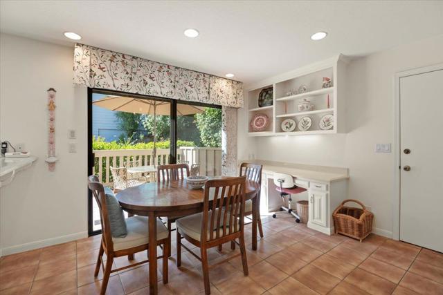 1360 Trinity Drive, Menlo Park CA: https://media.crmls.org/mediaz/e384b34c-0253-4450-a918-a238ff13b5f0.jpg