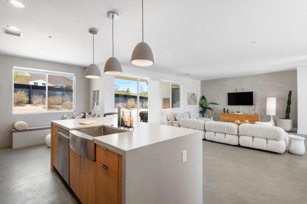 MLS #219133689DA image #5