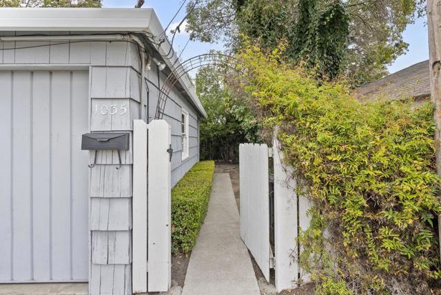 10351037 Amarillo Avenue, Palo Alto CA: https://media.crmls.org/mediaz/e3858d85-bb19-4b83-aa37-558926bf6335.jpg