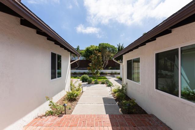 Detail Gallery Image 27 of 39 For 6653 Aranda Ave, La Jolla,  CA 92037 - 3 Beds | 2/1 Baths