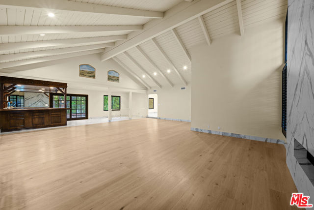 17449 Sumiya Drive, Encino CA: https://media.crmls.org/mediaz/e385f35c-d2d7-4baf-b8ad-cedaac38157f.jpg