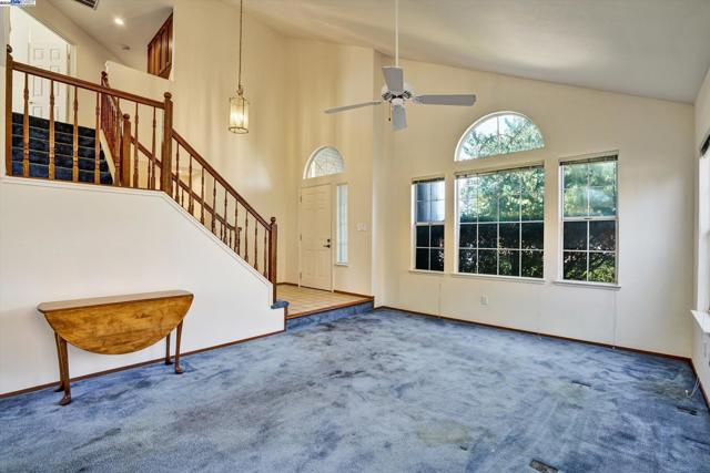 1400 Tennis Ln, Tracy CA: https://media.crmls.org/mediaz/e3872c22-7980-4495-a217-4e054d6cbd7d.jpg