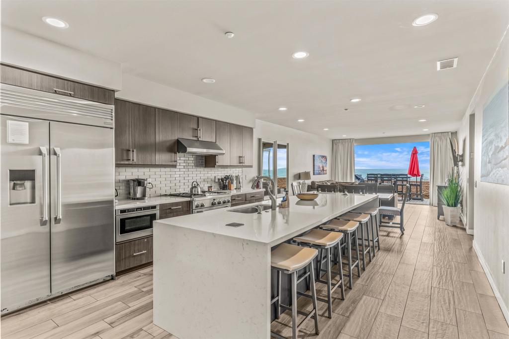 700 The Strand - photo 6